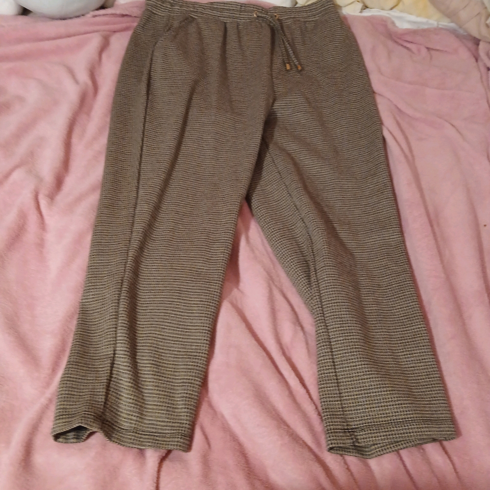 Women's Pull-On Wide Leg Trousers in Brown Houndstooth